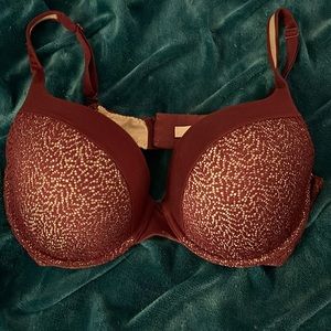 EUC 36DD Victoria Secret Body by Victoria bra